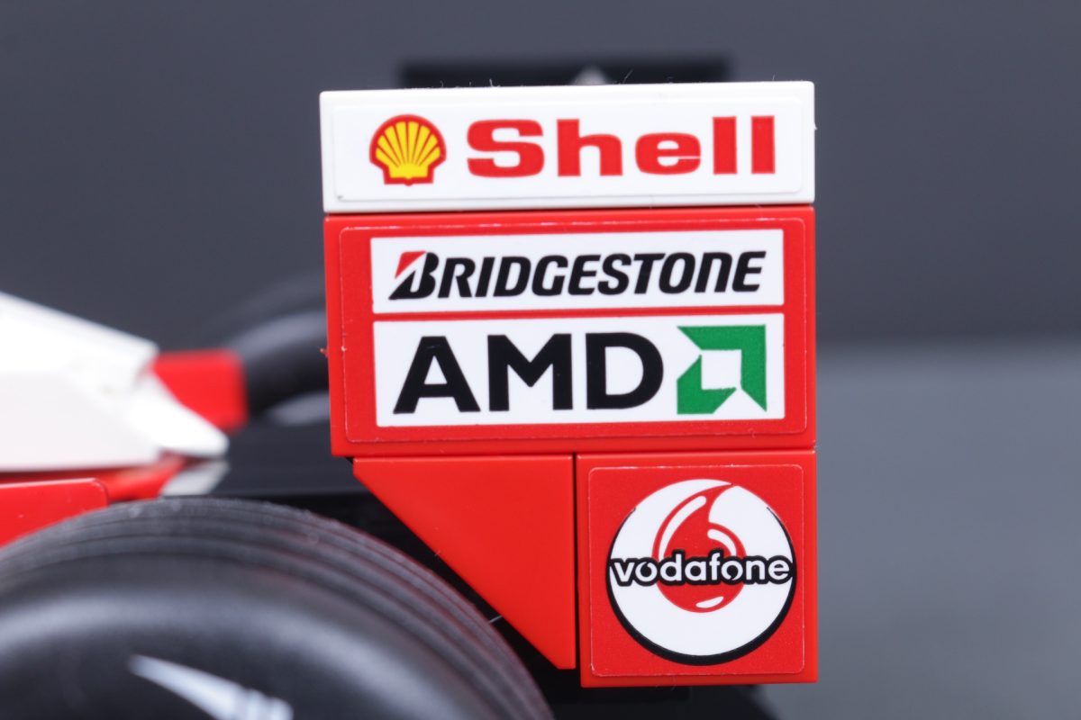 LEGO Icons Ferrari 11375 F2004 Michael Schumacher review 20 1200x800