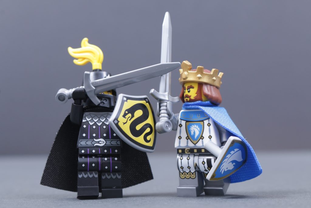 31168 Medieval Horse Knight Castle minifigures comparison 12 1024x683