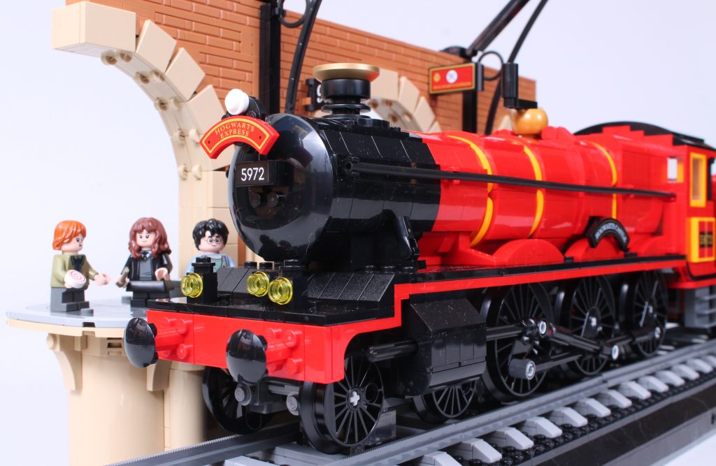 LEGO Harry Potter 76405 Hogwarts Express Collectors Edition review 64 1024x667