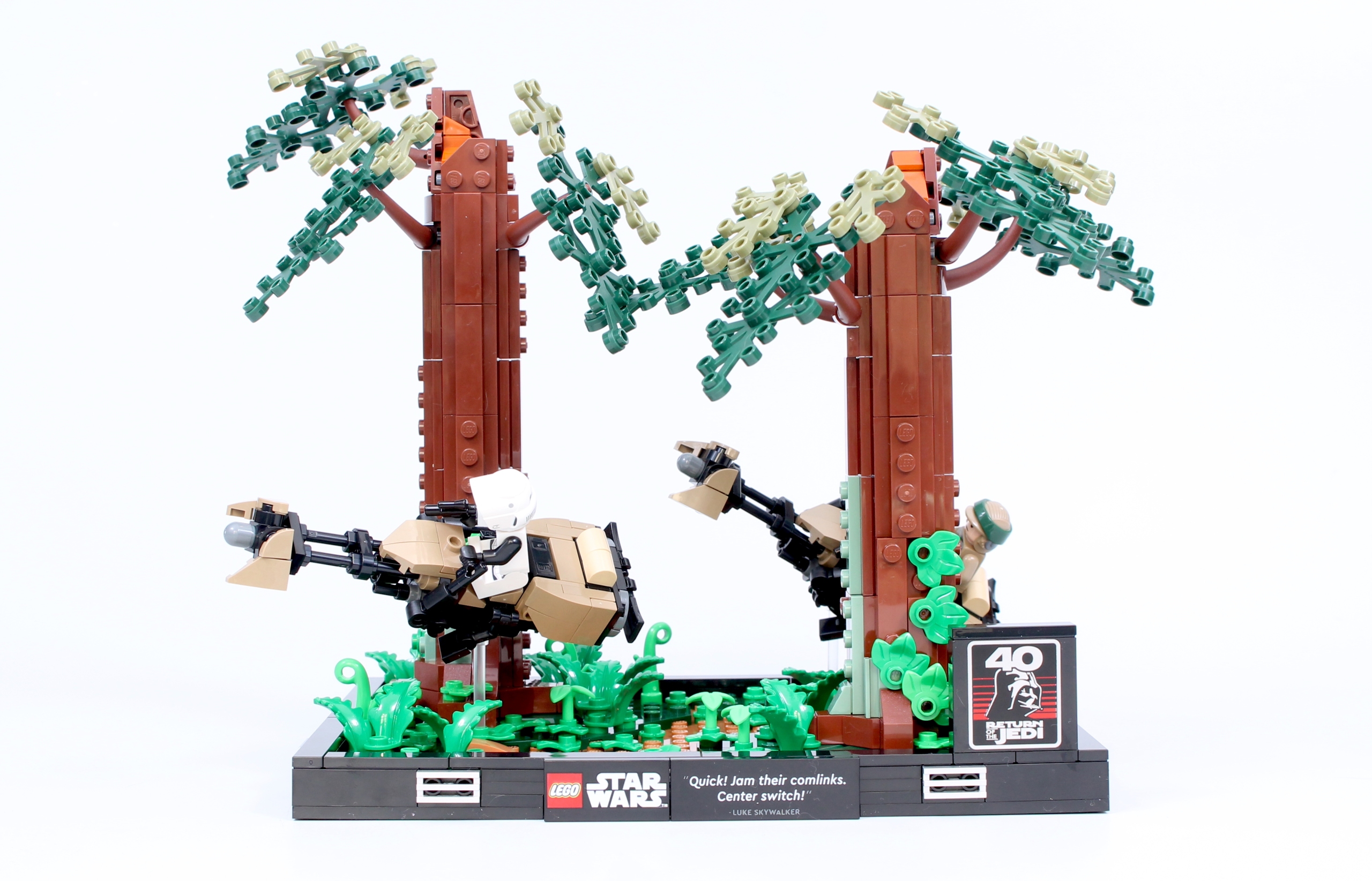 LEGO Star Wars 75353 Endor Speeder Chase Diorama review 19 scaled