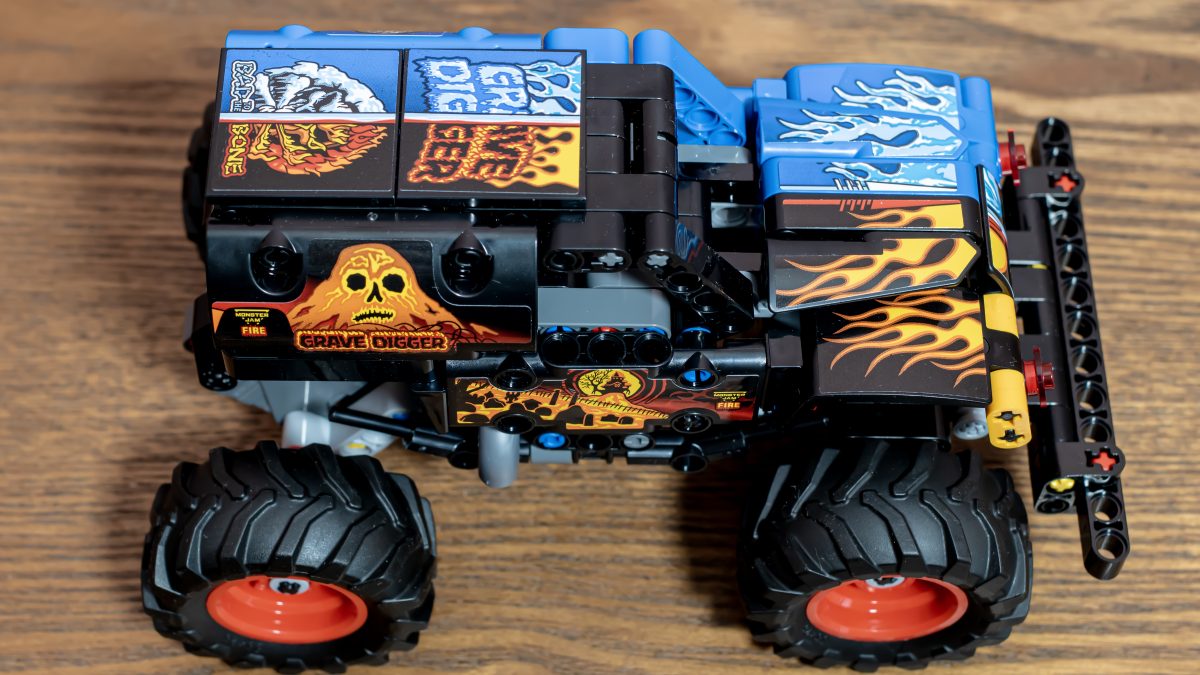 LEGO Technic 42219 Monster Jam Grave Digger 3 1200x675