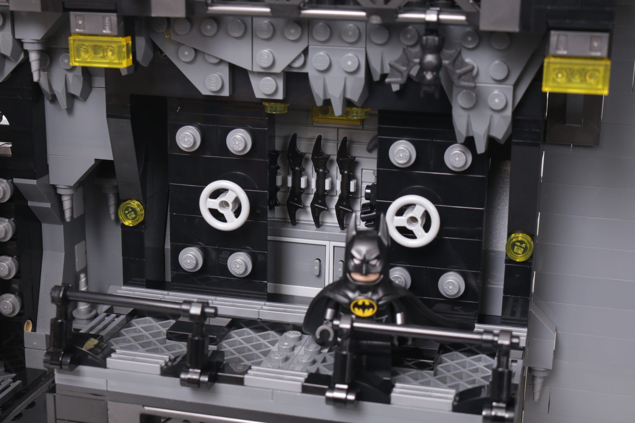 LEGO Batman 76252 Batcave – Shadow Box review 26 scaled