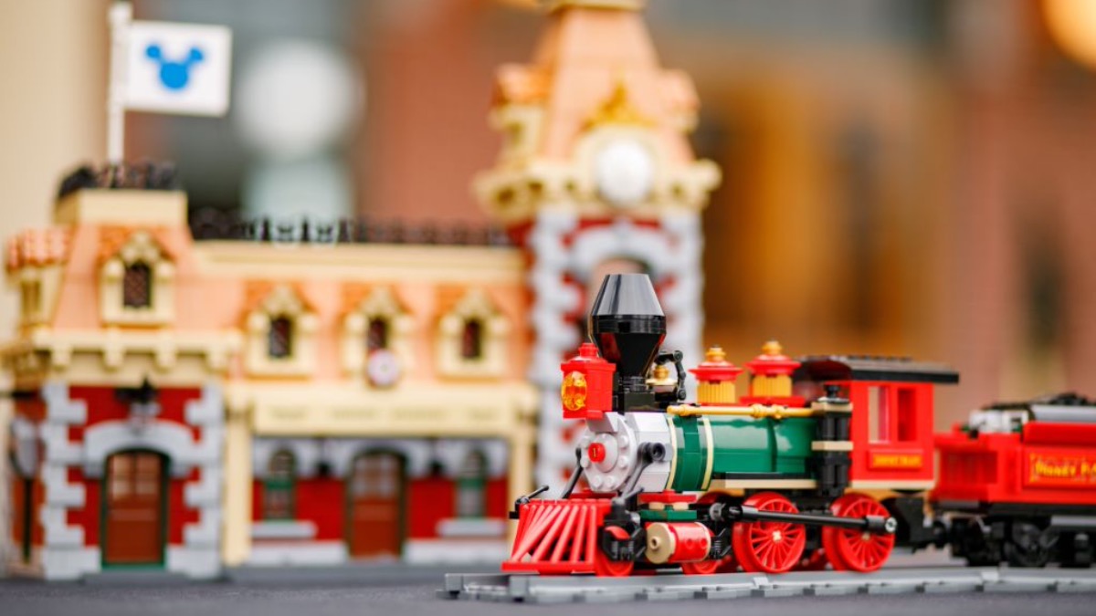 LEGO 43212 Disney Birthday Train rumoured characters and details