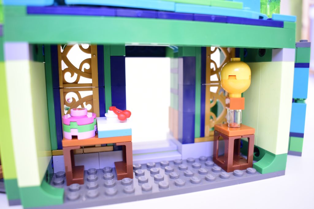 LEGO Wicked 75684 Welcome to Emerald City review 05 1024x683
