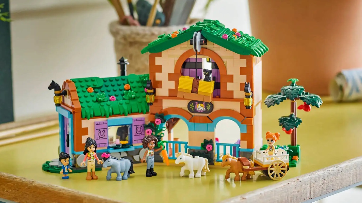 Brand new LEGO colour debuts in summer 2025 Friends set