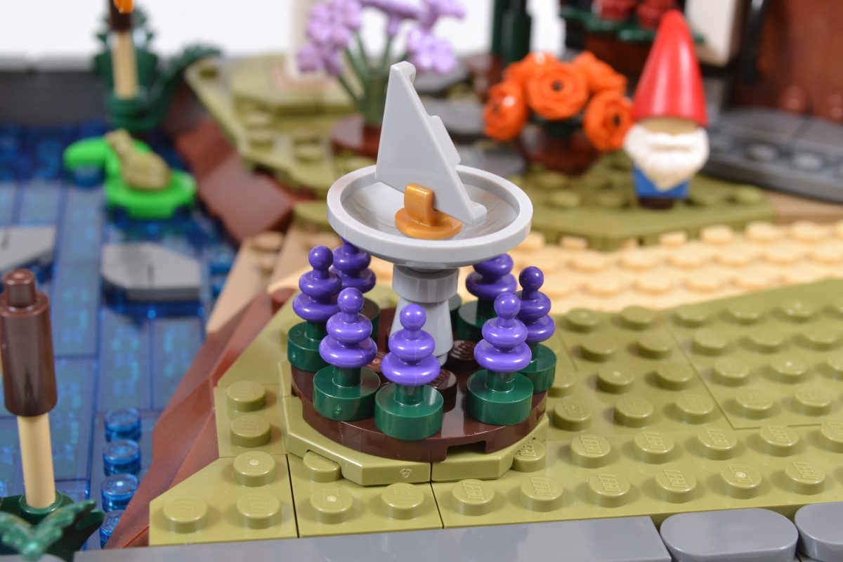 LEGO Icons 11372 Autumn Cottage Garden 7 1200x800
