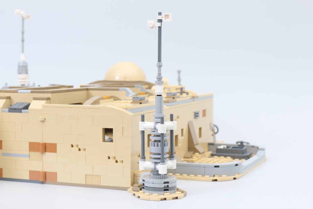 LEGO Star Wars 75290 Mos Eisley Cantina review 45