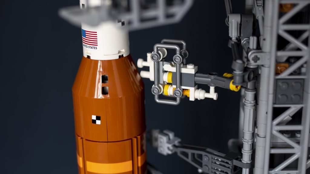 LEGO 10341 NASA Artemis Space Launch System 18 1024x576