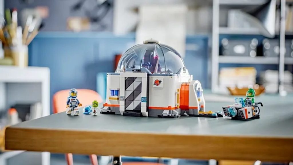 LEGO City 60439 Space Science Lab Lifestyle featured 1024x576