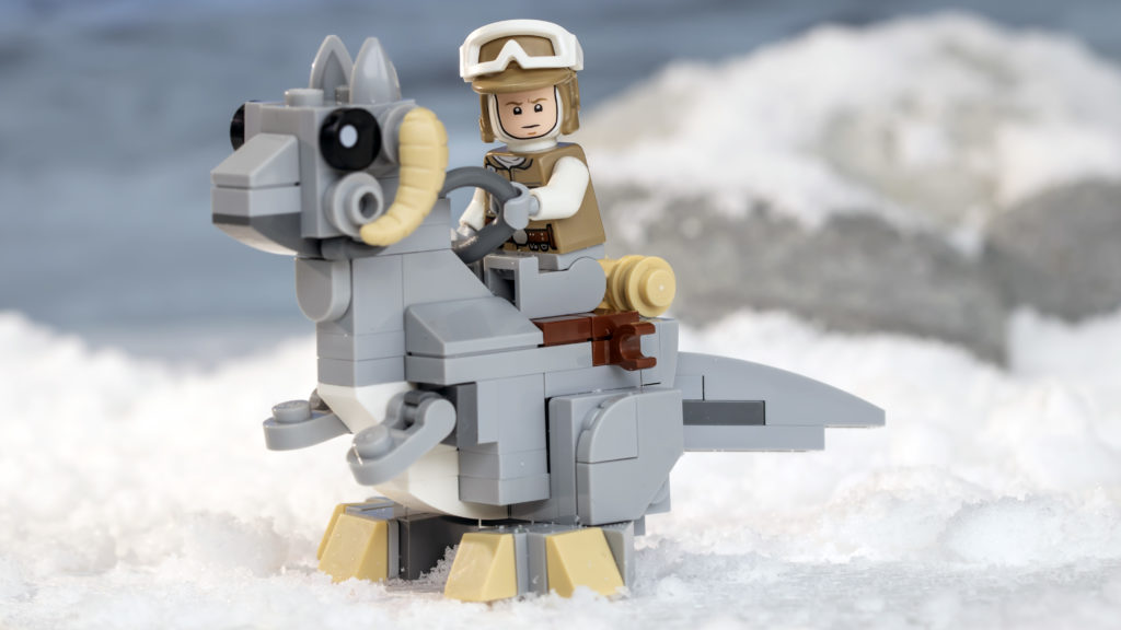 LEGO Star Wars 75298 AT AT vs Tauntaun 26