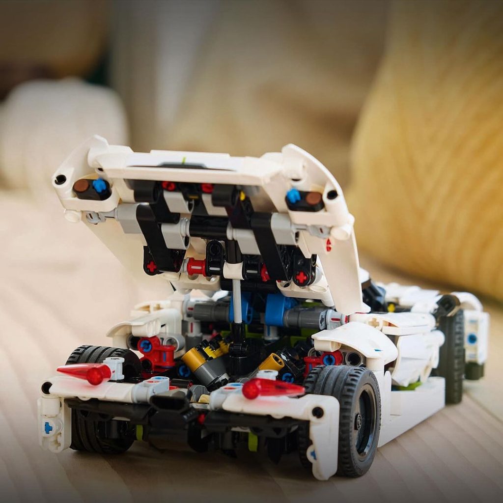 LEGO Technic 42184 Koenigsegg Jesko Absolut White Hypercar 6 1024x1024