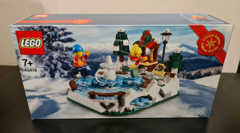 First look at LEGO Christmas 40416 Ice Skating Rink