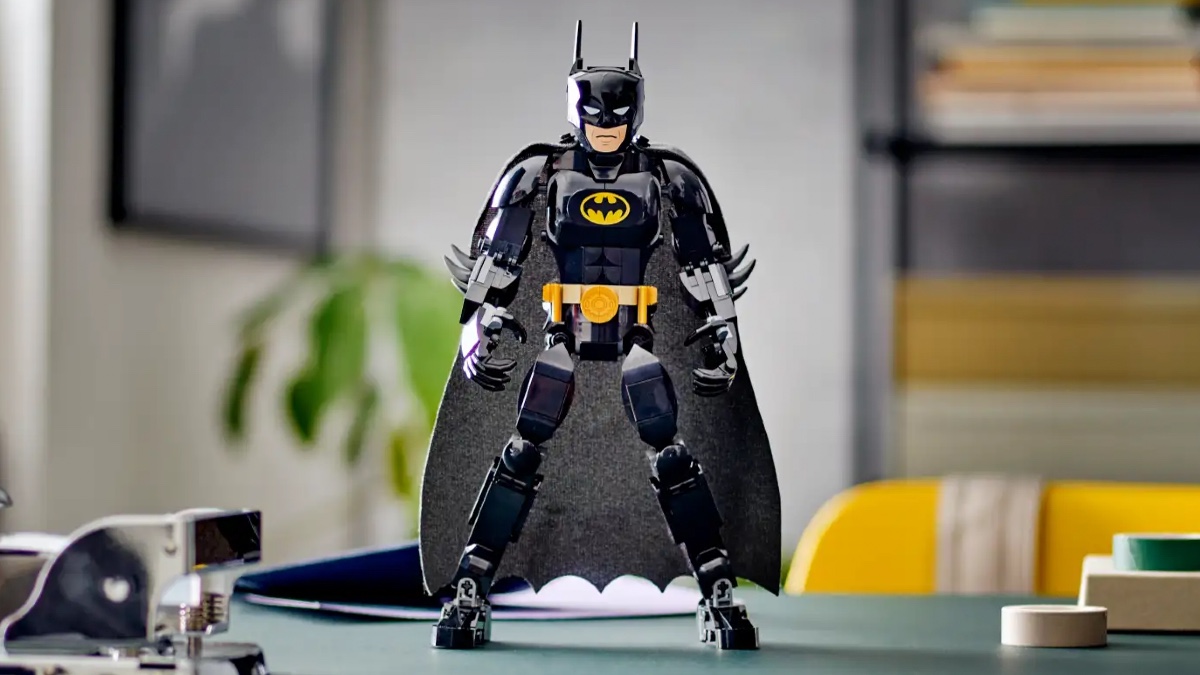 Celebrate 31 years of Batman Returns with new LEGO DC sets 