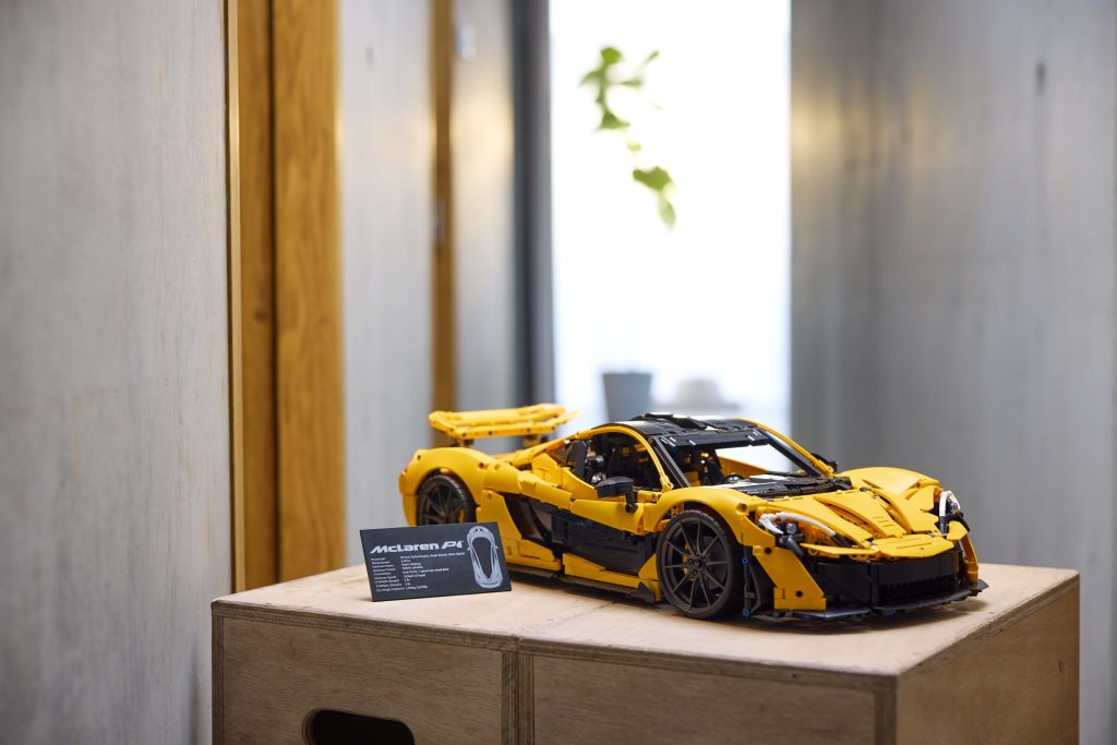 LEGO Technic 42172 McLaren P1 8 1024x683