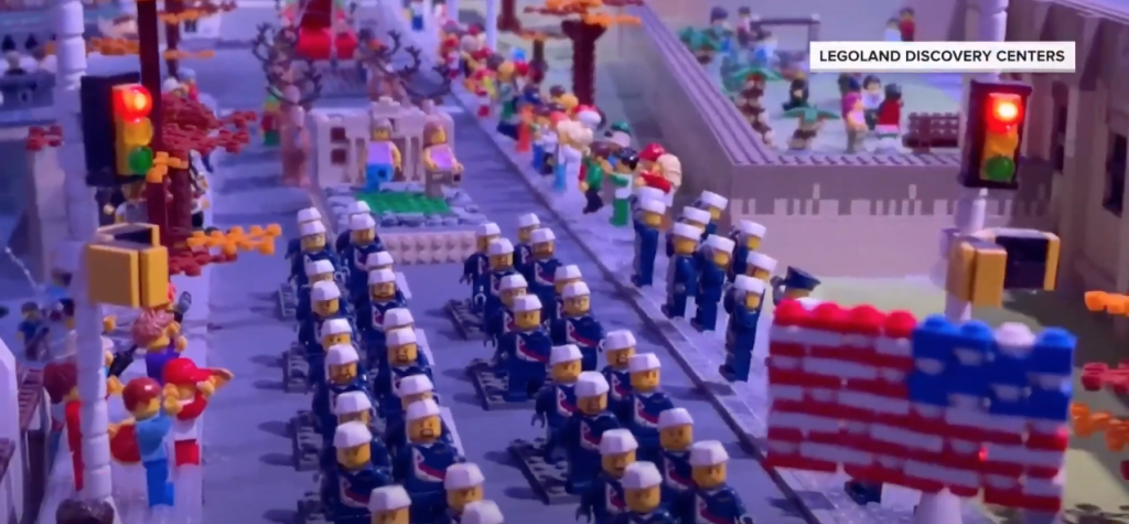LEGOLAND Thanksgiving Day Parade 1 1024x475