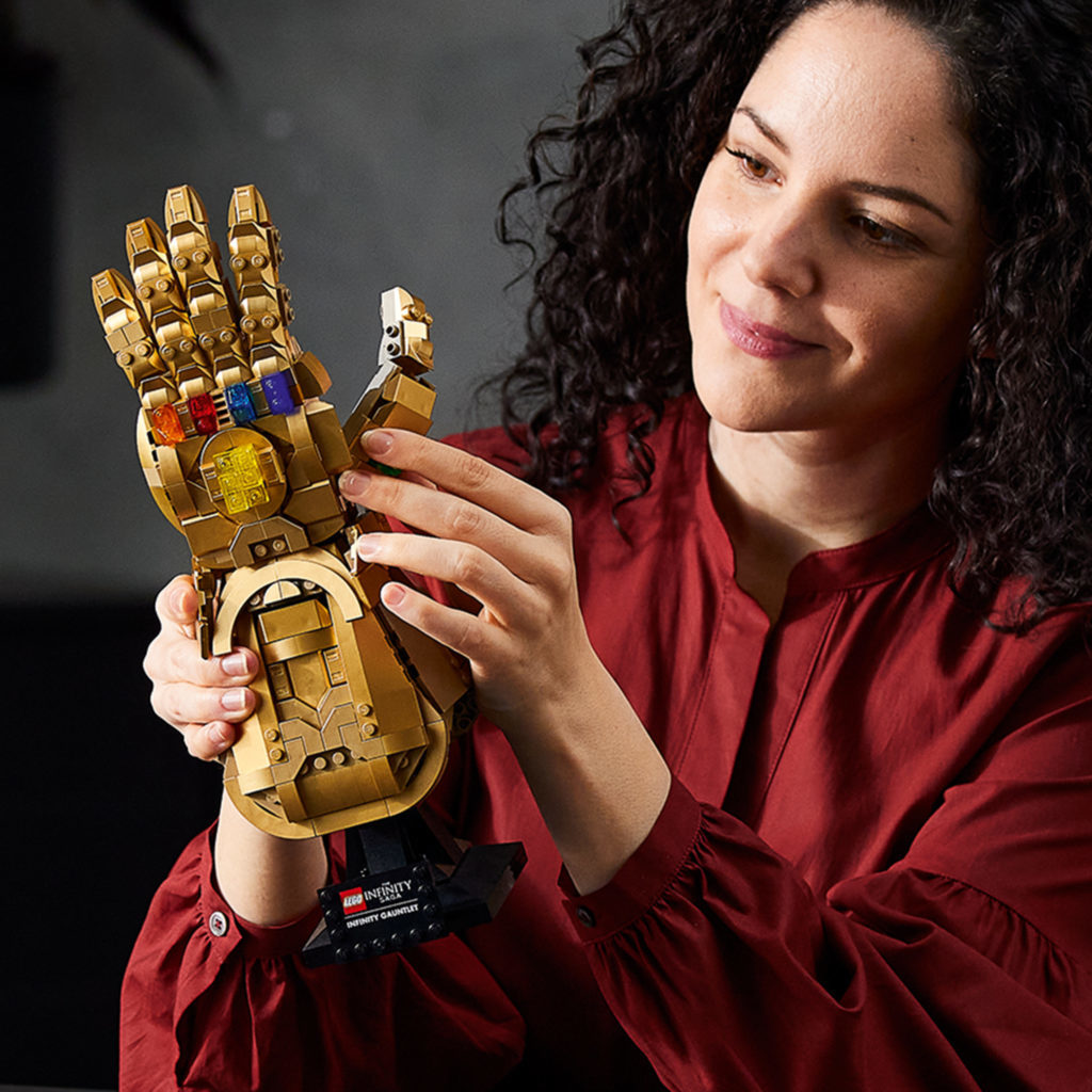LEGO Marvel 76191 Infinity Gauntlet lifestyle 1 1024x1024