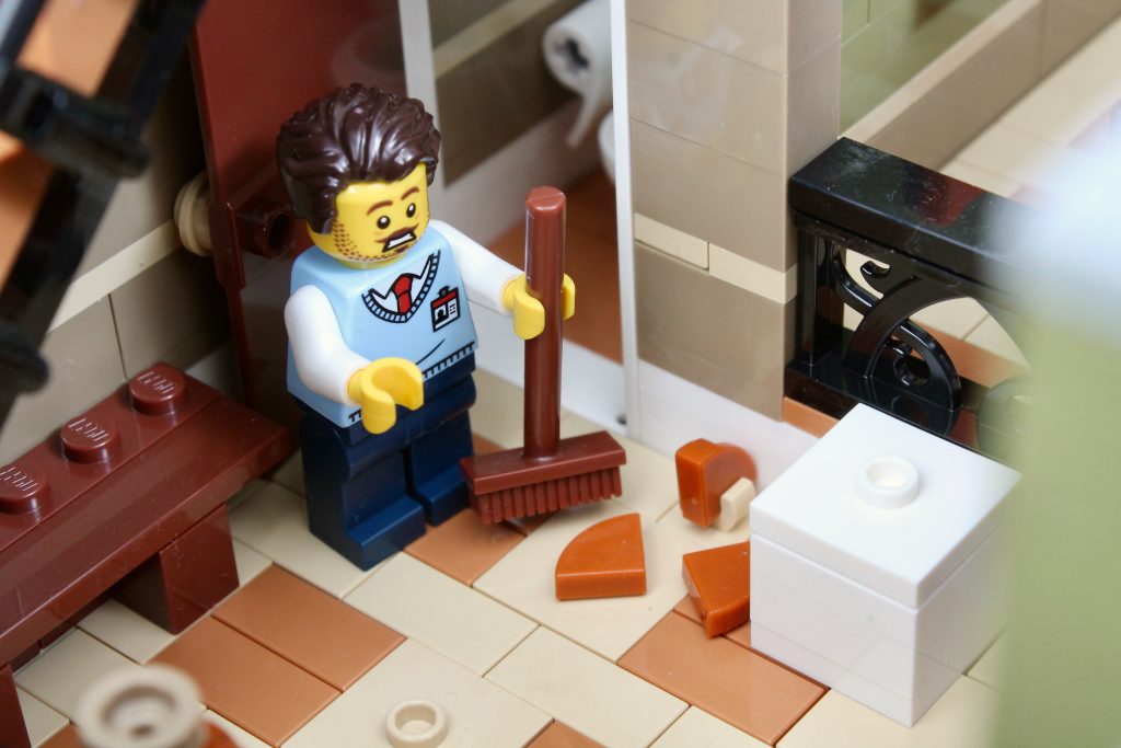 LEGO Icons 10326 Natural History Museum review 53 1024x683