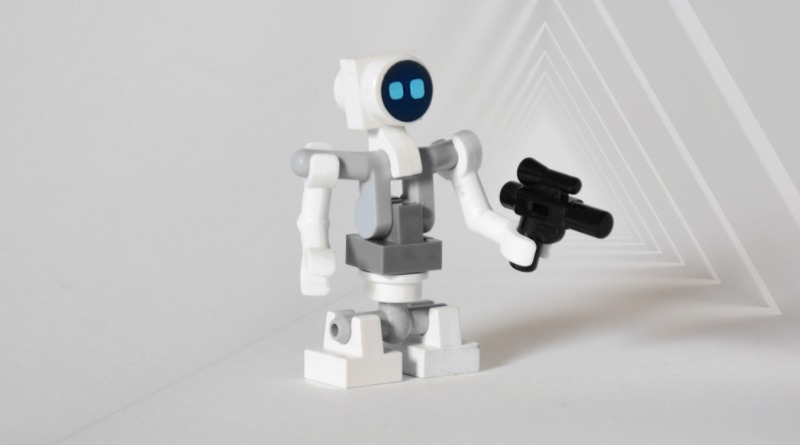 Brick Pic of the Day: Lit-L Droid