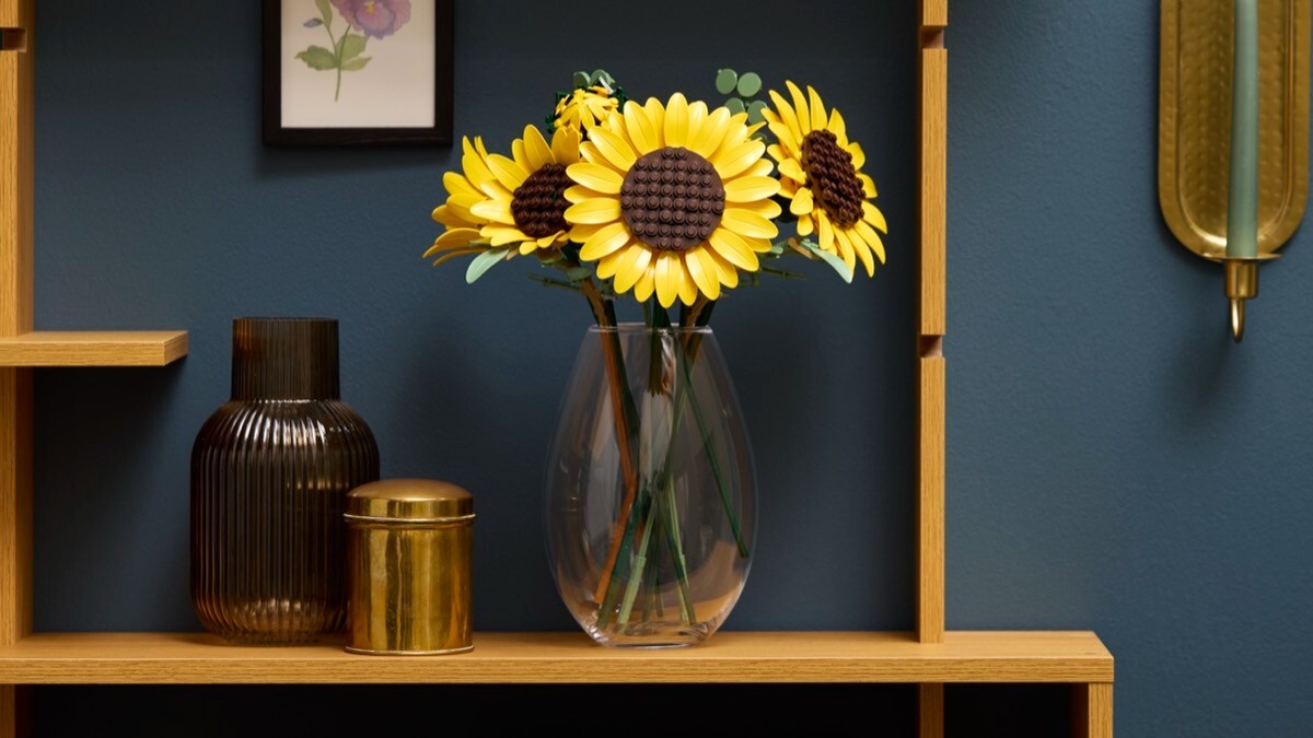 LEGO Botanicals 11502 Sunflower Bouquet featured