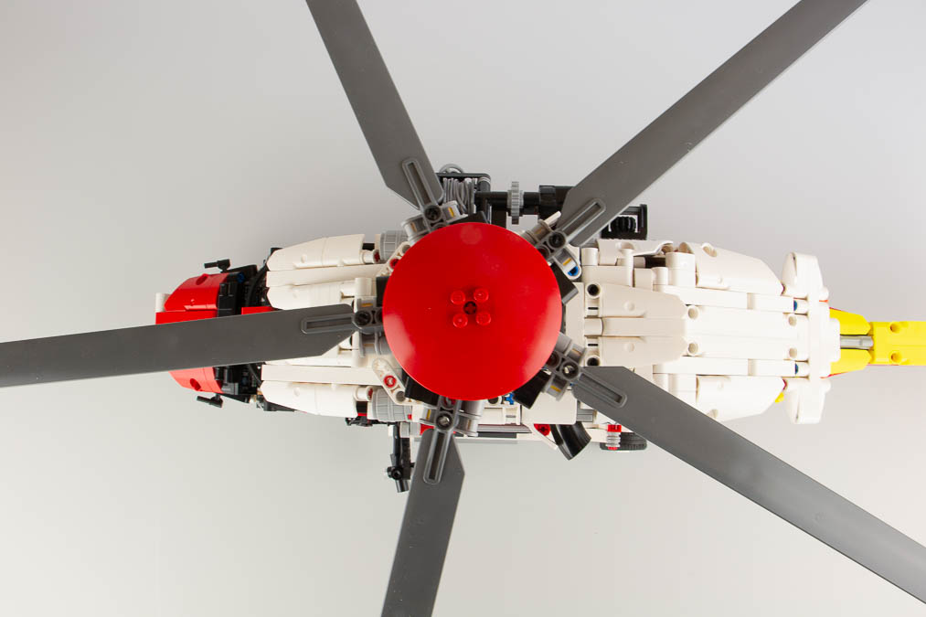 42145 Technic Airbus H175 Rescue Helicopter 24