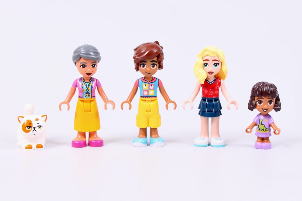 LEGO Friends 41747 Heartlake City Community Kitchen review 18 1024x683