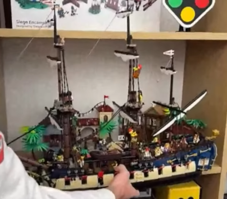 lego bricklink series 7 privateer frigate fortuna thieves of tortuga