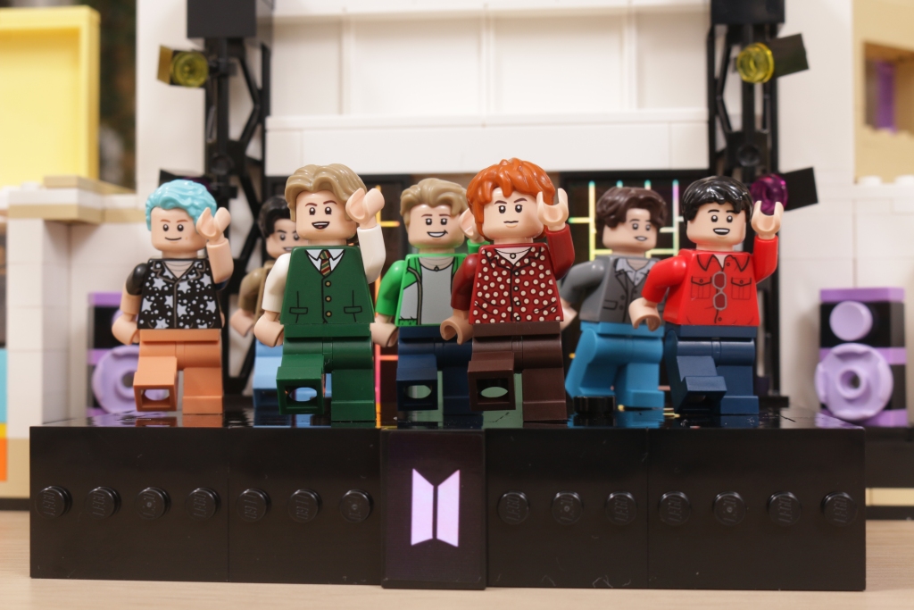 LEGO Ideas 21339 BTS Dynamite Bangtan Boys Jin Suga j hope RM Jimin V Jung Kook review 53 1024x683