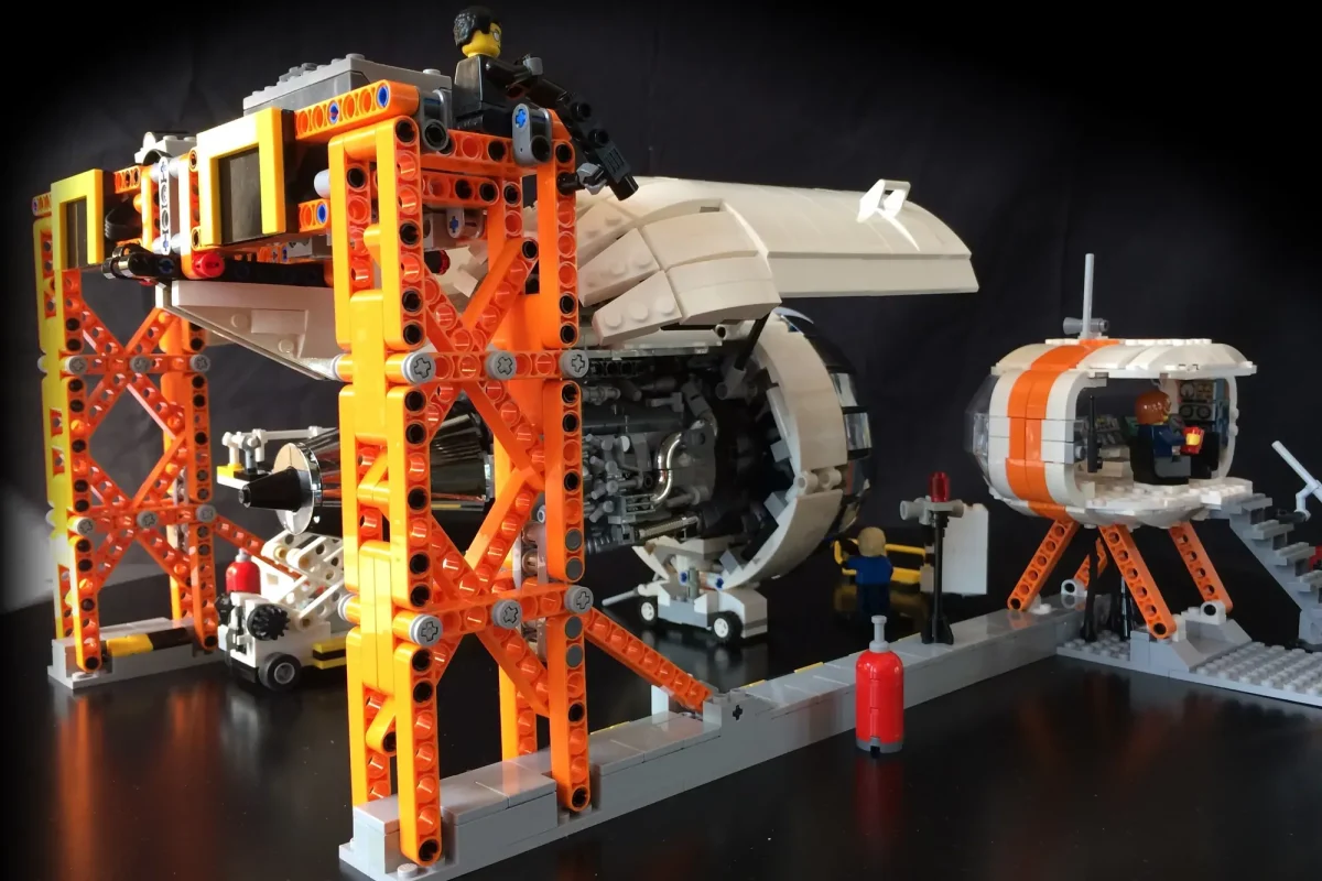 LEGO Ideas aircraft engine workshop 3 1200x800