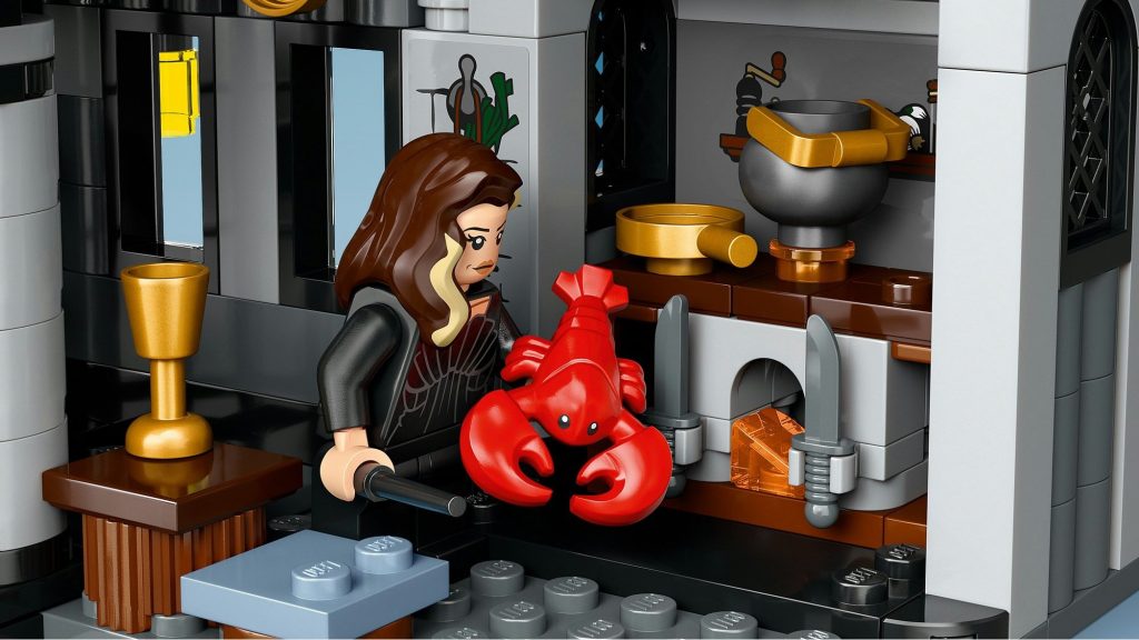 LEGO 76453 Harry Potter Dwor Malfoyow kadr2 1024x576