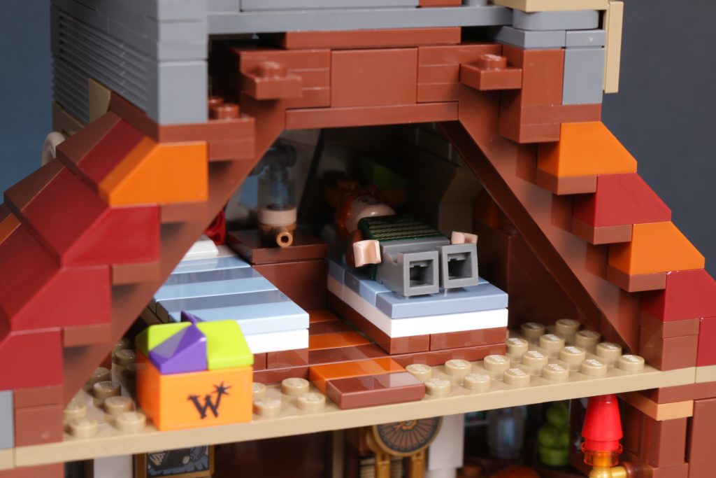 LEGO Harry Potter 76437 The Burrow Collectors Edition review 33 1024x683