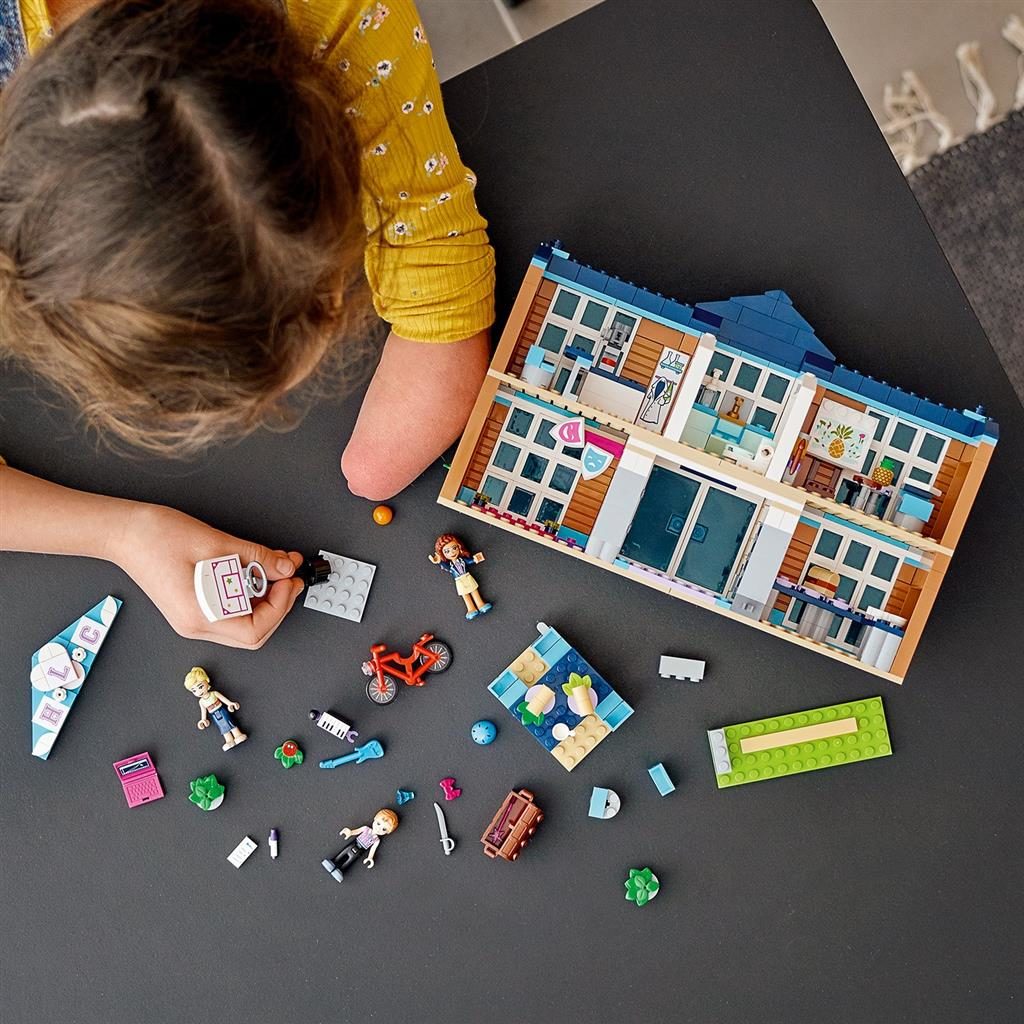 LEGO FRIENDS 41682 HEARTLAKE CITY SCHOOL 3 1024x1024