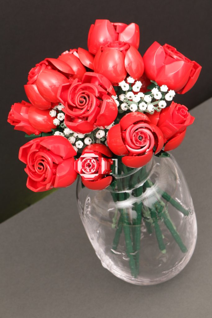 LEGO Botanical Collection 10328 Bouquet of Roses review 27 683x1024