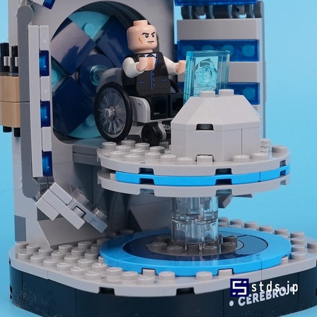 stdsjp LEGO Marvel Cerebro review in hand 3 1024x1024