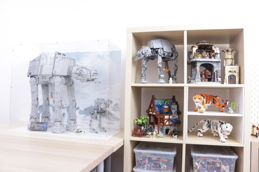 LEGO Star Wars UCS 75313 AT AT display case review iDisplayit LEGO Star Wars 40 1024x683