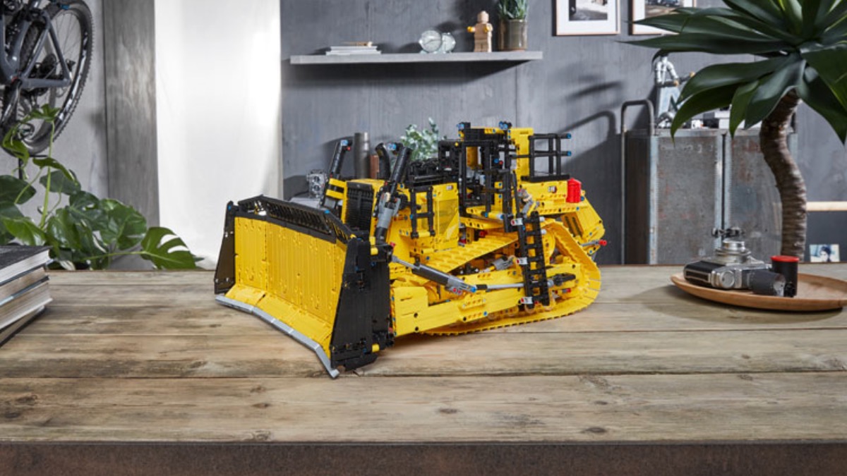 Big discount on LEGO Technic 42131 App-Controlled Cat D11 Bulldozer