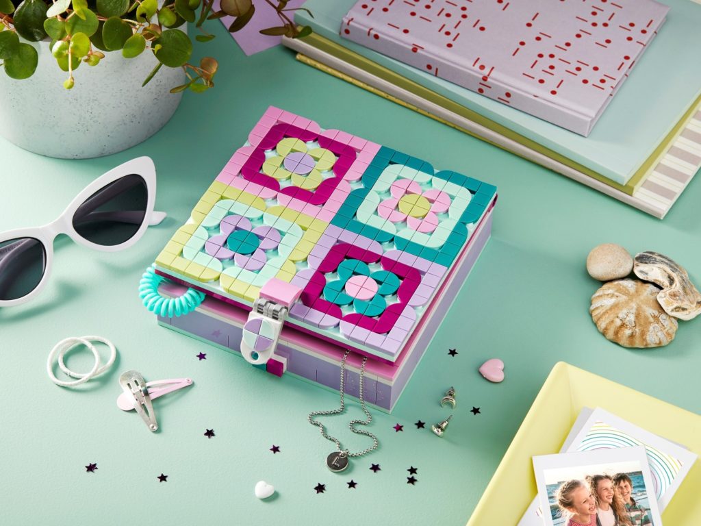 LEGO DOTS 41915 Jewelry Box 3