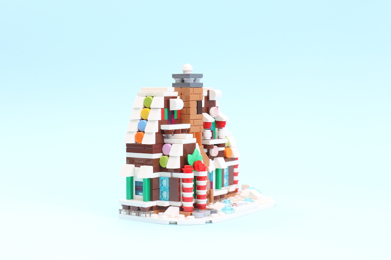 LEGO 40337 Gingerbread House review 3