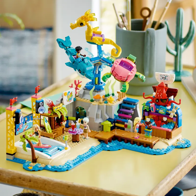 LEGO Friends 41737 Beach Amusement Park Lifestyle 2