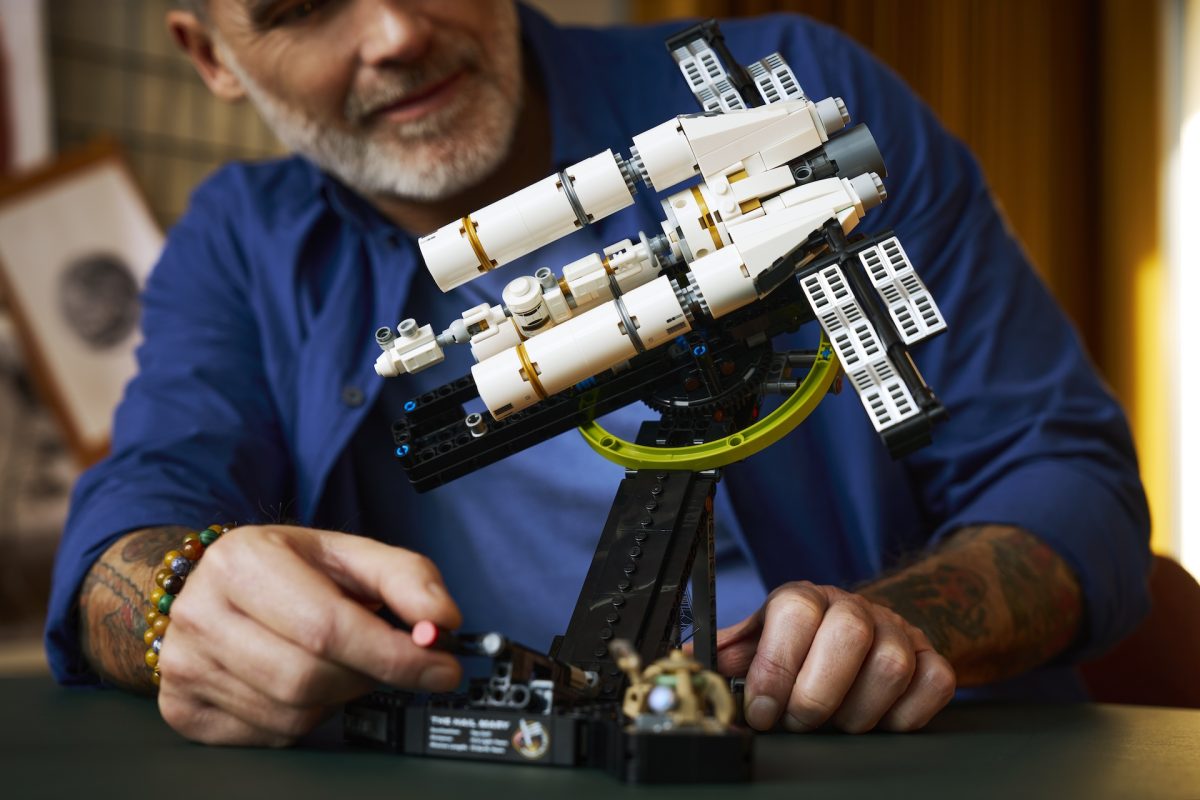 LEGO Icons 11389 Project Hail Mary 14 1200x800