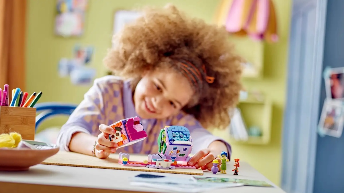 LEGO DOTS lives on in an upcoming LEGO Disney set