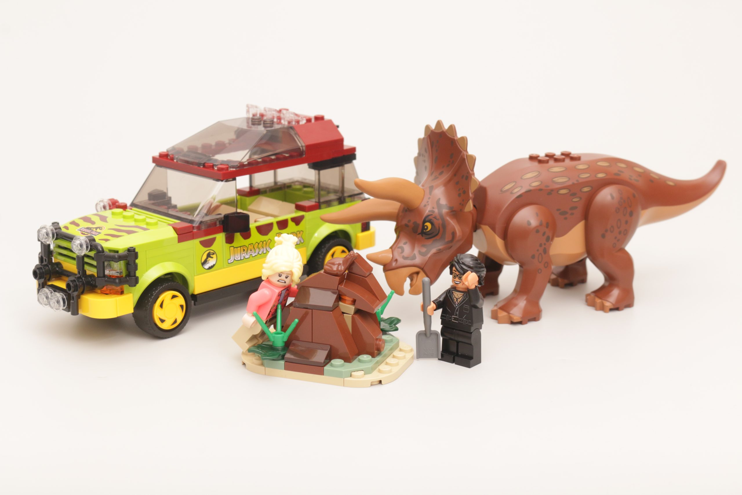 LEGO Jurassic Park 76959 Triceratops Research review 2 scaled