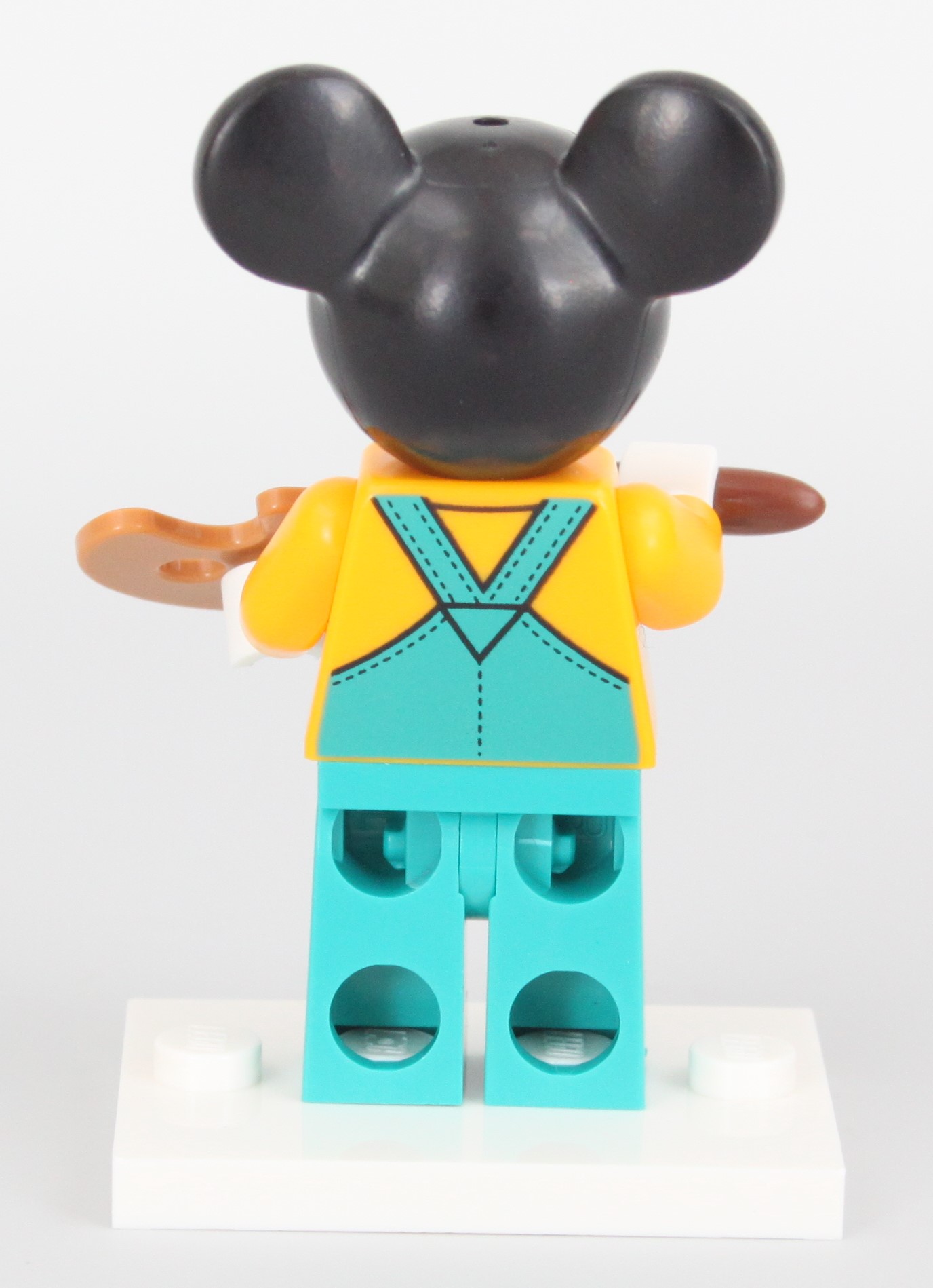 LEGO Disney 43221 100 Years of Disney Animation Icons review 13