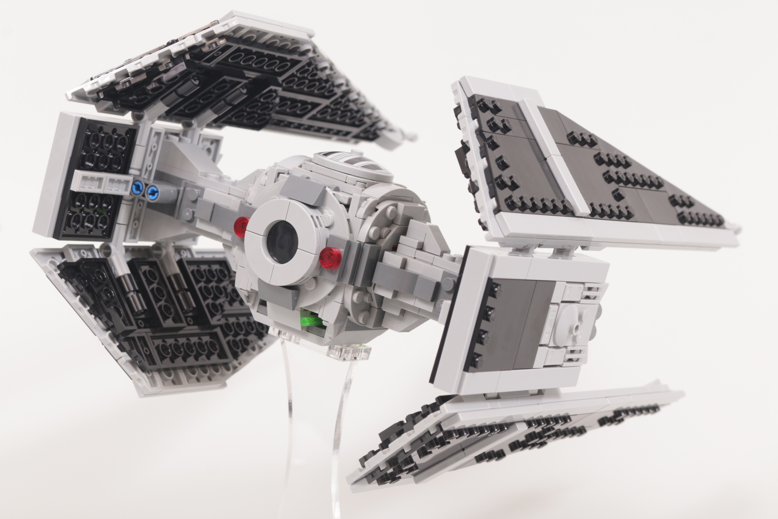 LEGO Star Wars 75348 Mandalorian Fang Fighter vs. TIE Interceptor review 15 scaled