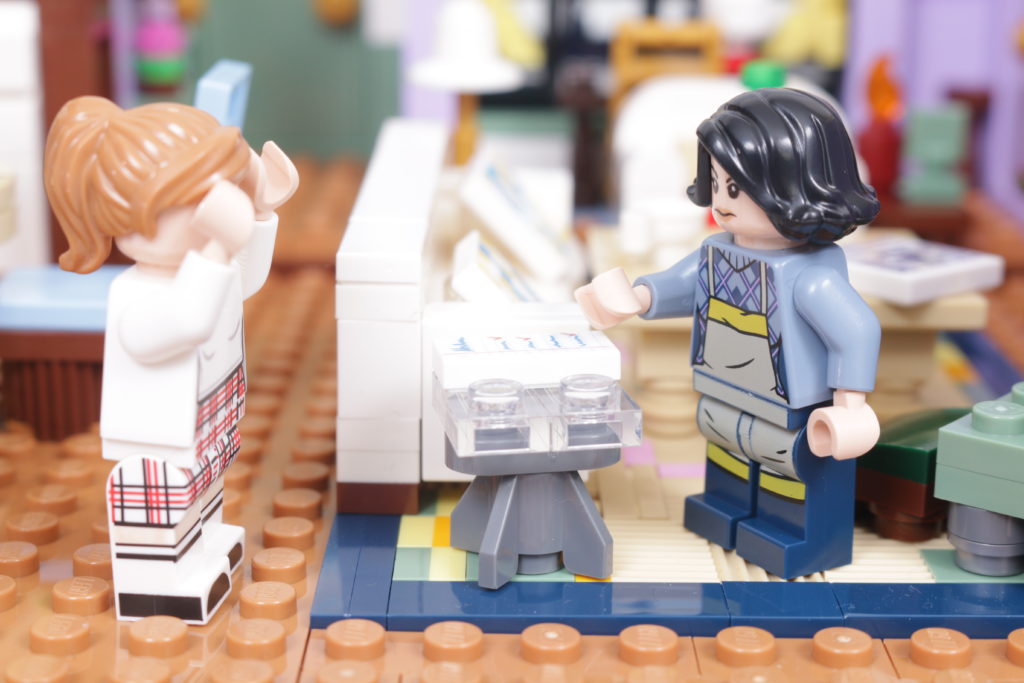 LEGO Creator Expert 10292 Friends Apartments review 55