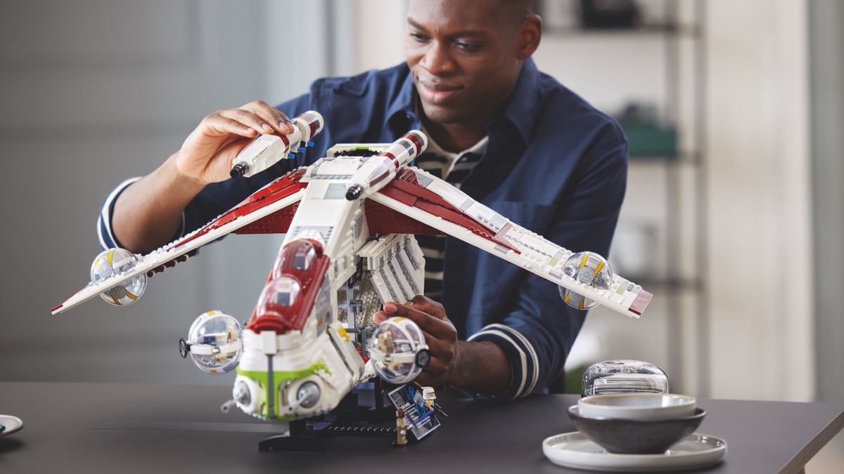 Zavvi LEGO deals - best price yet on LEGO Star Wars Republic Gunship