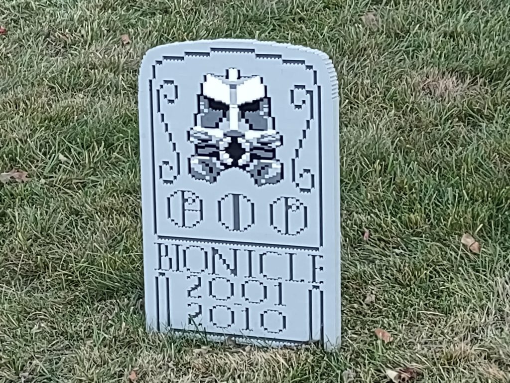 LEGOLAND NEW YORK halloween tombstone reddit CaptainCorbal 2024 6 1024x768
