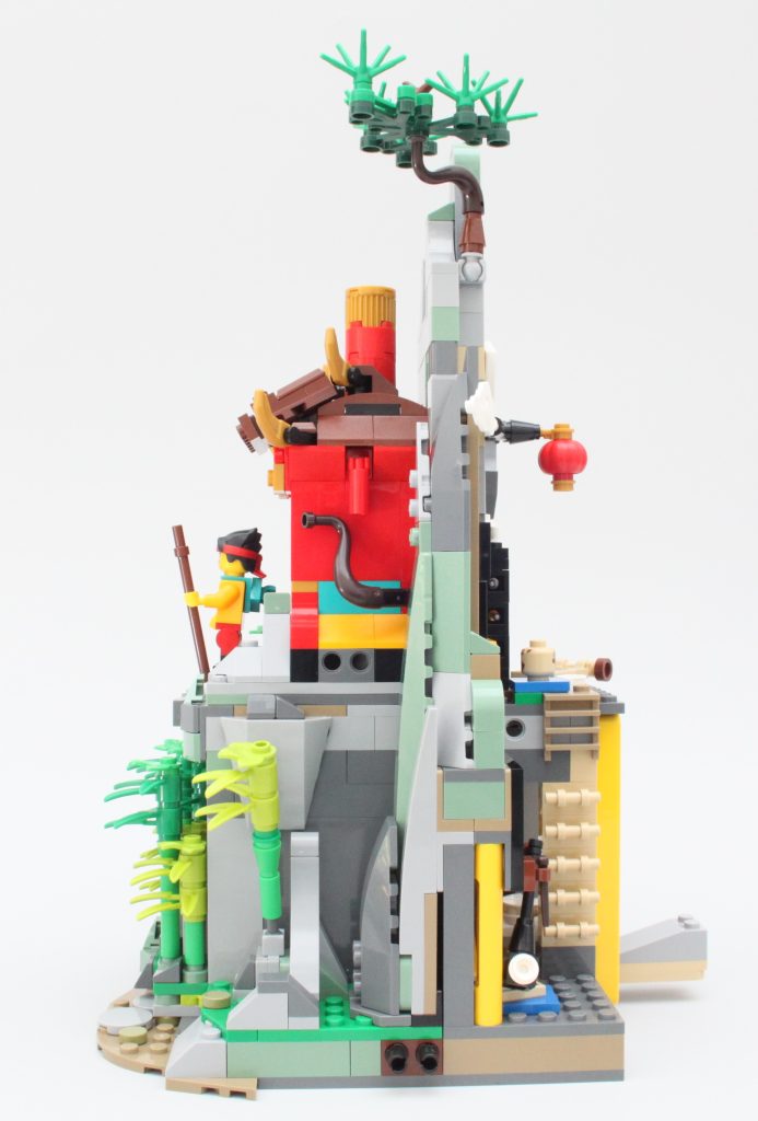 LEGO Monkie Kid 80044 Monkie Kids Team Hideout review 26 693x1024