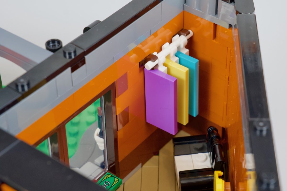 LEGO Icons 11371 Shopping Street review 47 1200x800