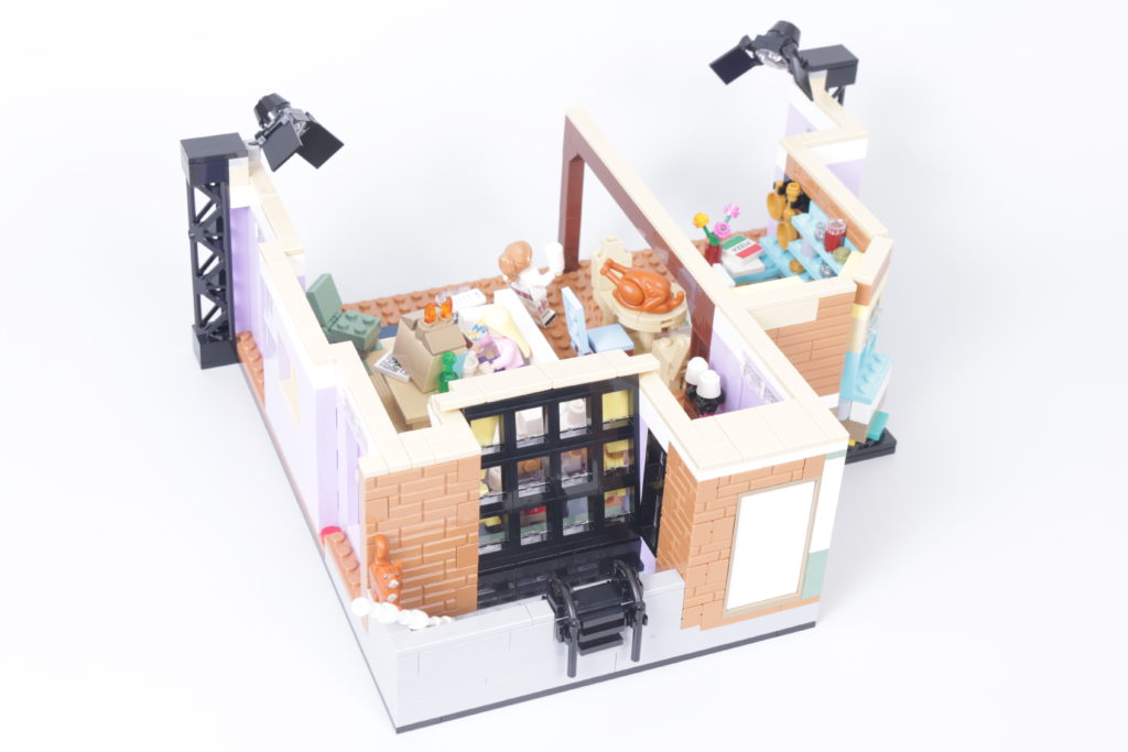 LEGO Creator Expert 10292 Friends Apartments review 34