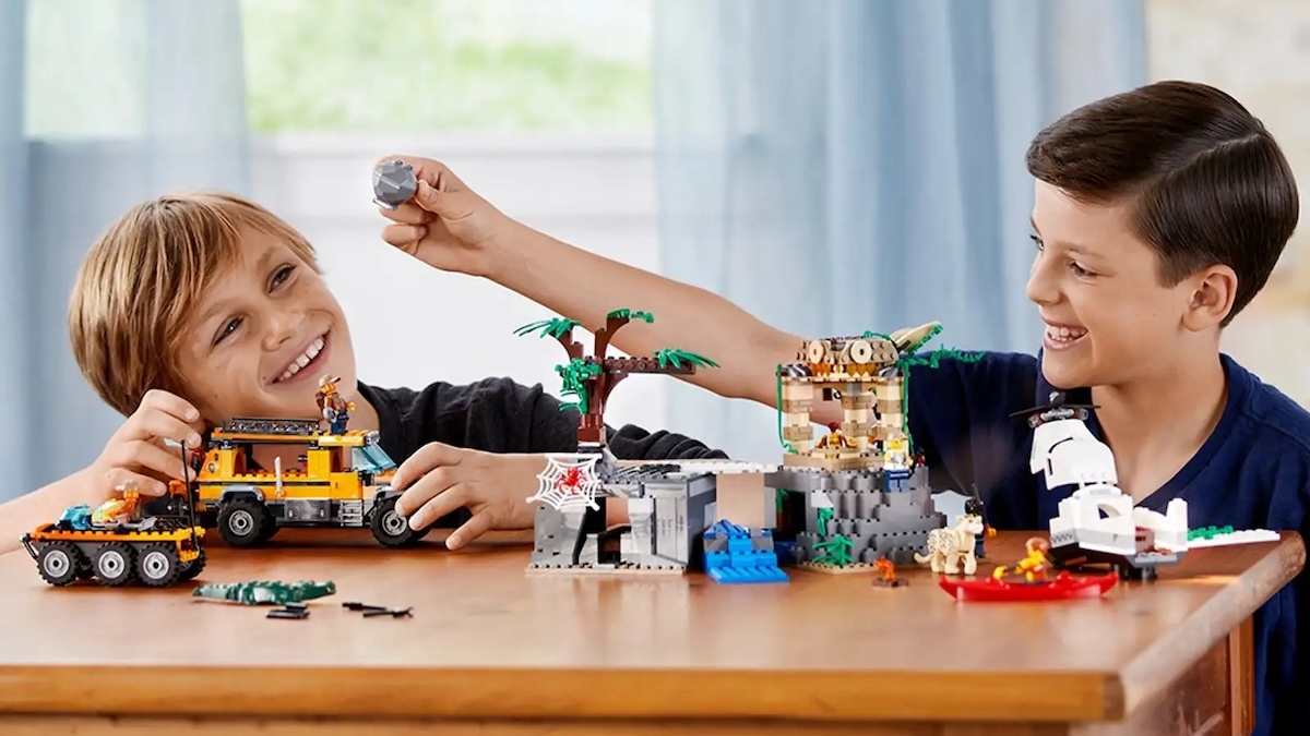 Rumoured sub-theme will unite LEGO City and Friends in 2024